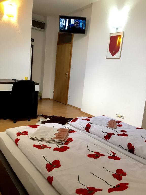 City Bridge Guest House Бихач Экстерьер фото